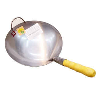 Iron pan with wooden handle 1 pc./Сковорода с деревянной ручкой 1 шт.