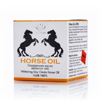 Дневной осветляющий крем для лица с лошадиным жиром Sritana 50 мл /Horse Oil Sritana Whitening Day Cream 50 ml